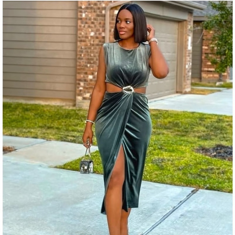 Zara Emerald Green Velvet Midi Dress with Cutout